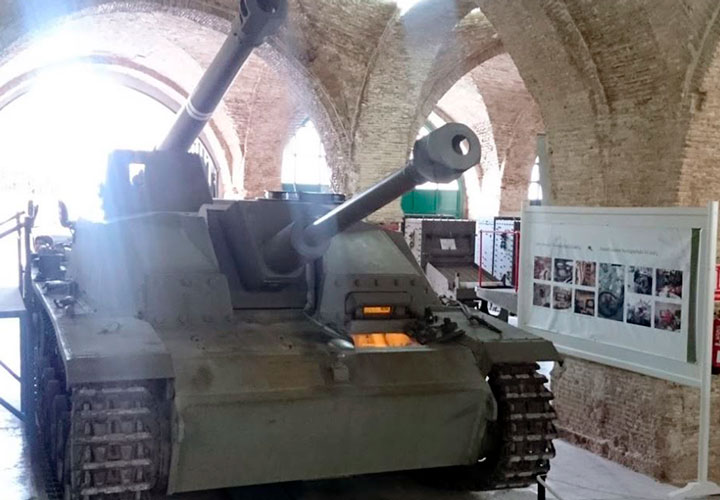 EXPOSICIÓN. MUSEO HISTÓRICO MILITAR DE CARTAGENA. LA RESTAURACIÓN DE SUS FONDOS POR LA ASOCIACIÓN AMIGOS DEL MUSEO